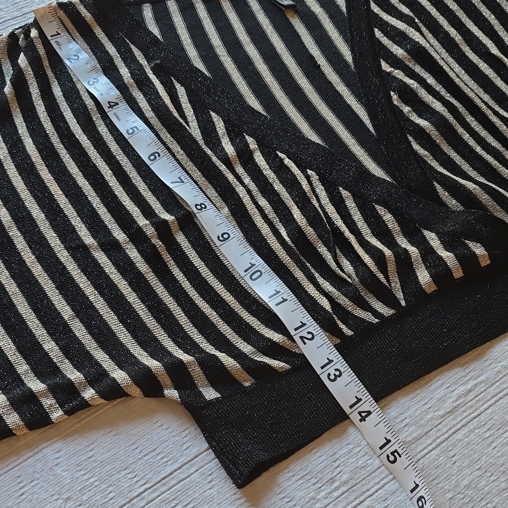 Shelley M Metallic Stripe Crop Wrap Top Size S - Picture 7 of 16